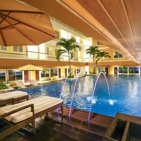 Sylvia Hotel Premier Kupang Kupang  Buitenkant foto