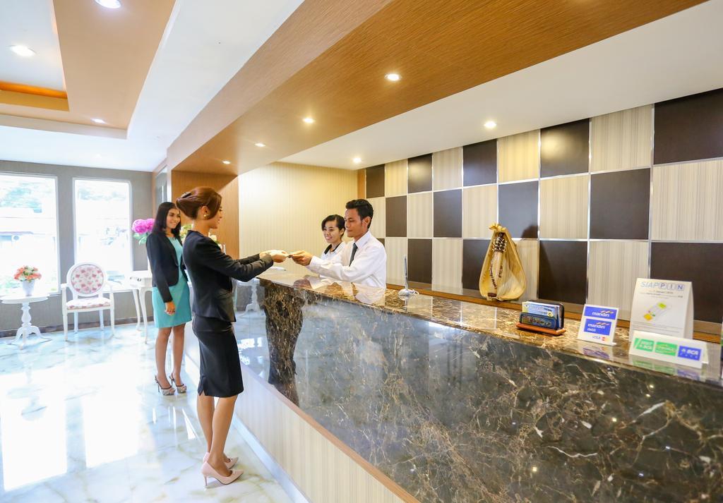 Sylvia Hotel Premier Kupang Kupang  Buitenkant foto
