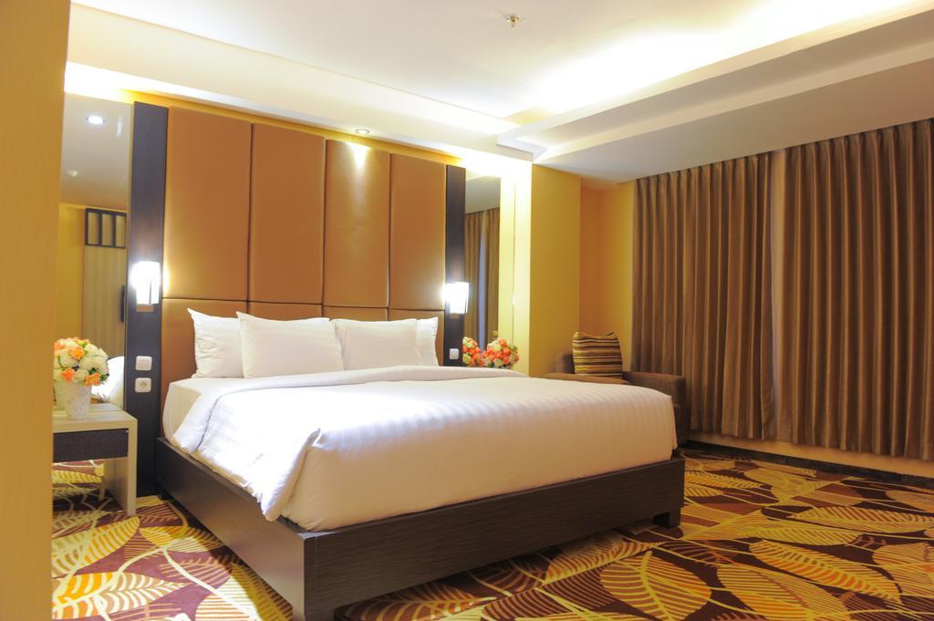 Sylvia Hotel Premier Kupang Kupang  Kamer foto