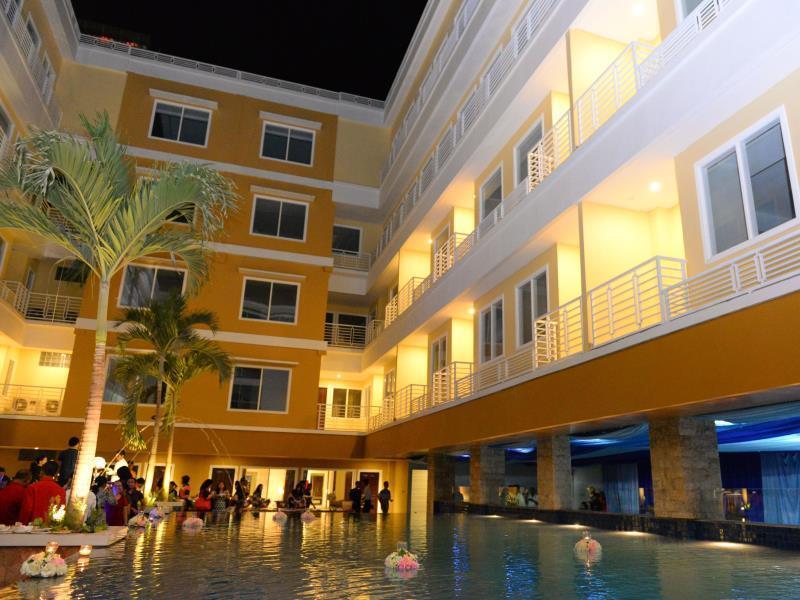 Sylvia Hotel Premier Kupang Kupang  Buitenkant foto