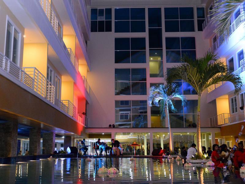 Sylvia Hotel Premier Kupang Kupang  Buitenkant foto